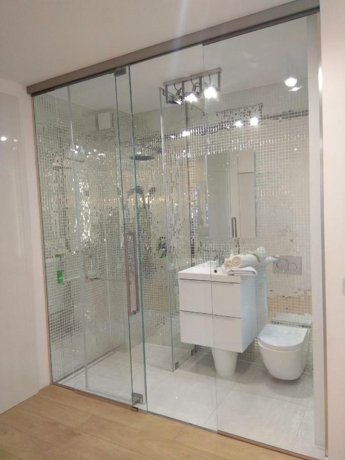 Luxury Apartment With Own Parking Chorzów Kültér fotó