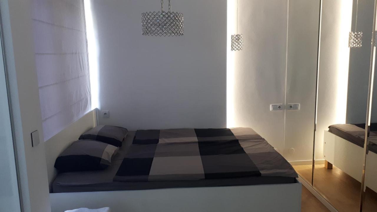 Luxury Apartment With Own Parking Chorzów Kültér fotó